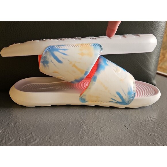 WOMEN'S NIKE *VICTORI ONE SLIDE PRINT* COLORS~/WHITE/BRIGHT MANGO SIZE 11 - Picture 10 of 10